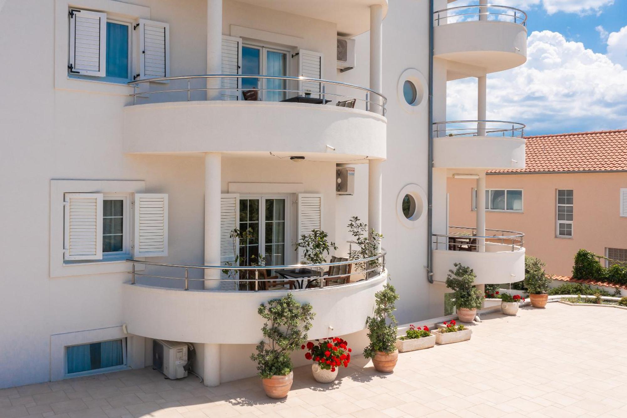Apartments Tihi III โวดีเซ ภายนอก รูปภาพ